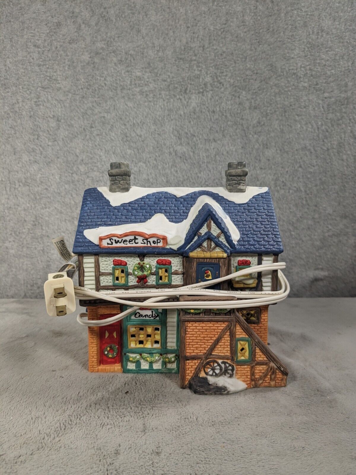 Vintage Christmas Traditions Sweet/Candy Shop Light Up Store House