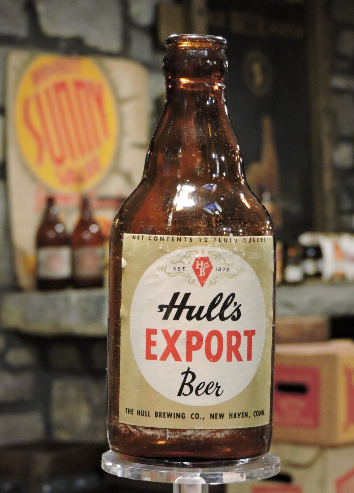 HULL\'S EXPORT BEER, HULL BREWING, NEW HAVEN CONN.  12 OZ. LABELED STEINIE BOTTLE