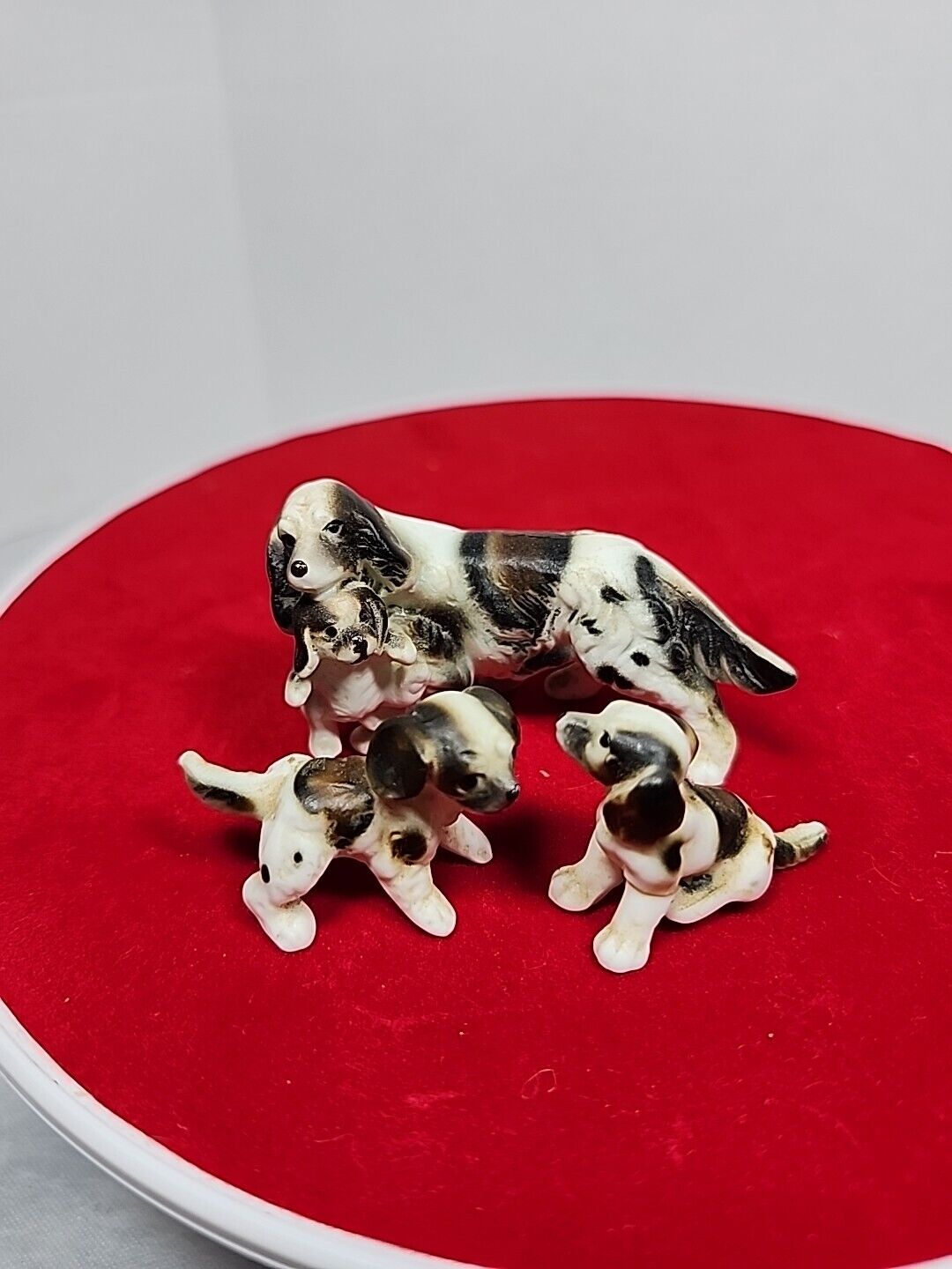 Vintage Cocker Spaniel Dog family Figurines Bone China Mom Puppies Miniature 2