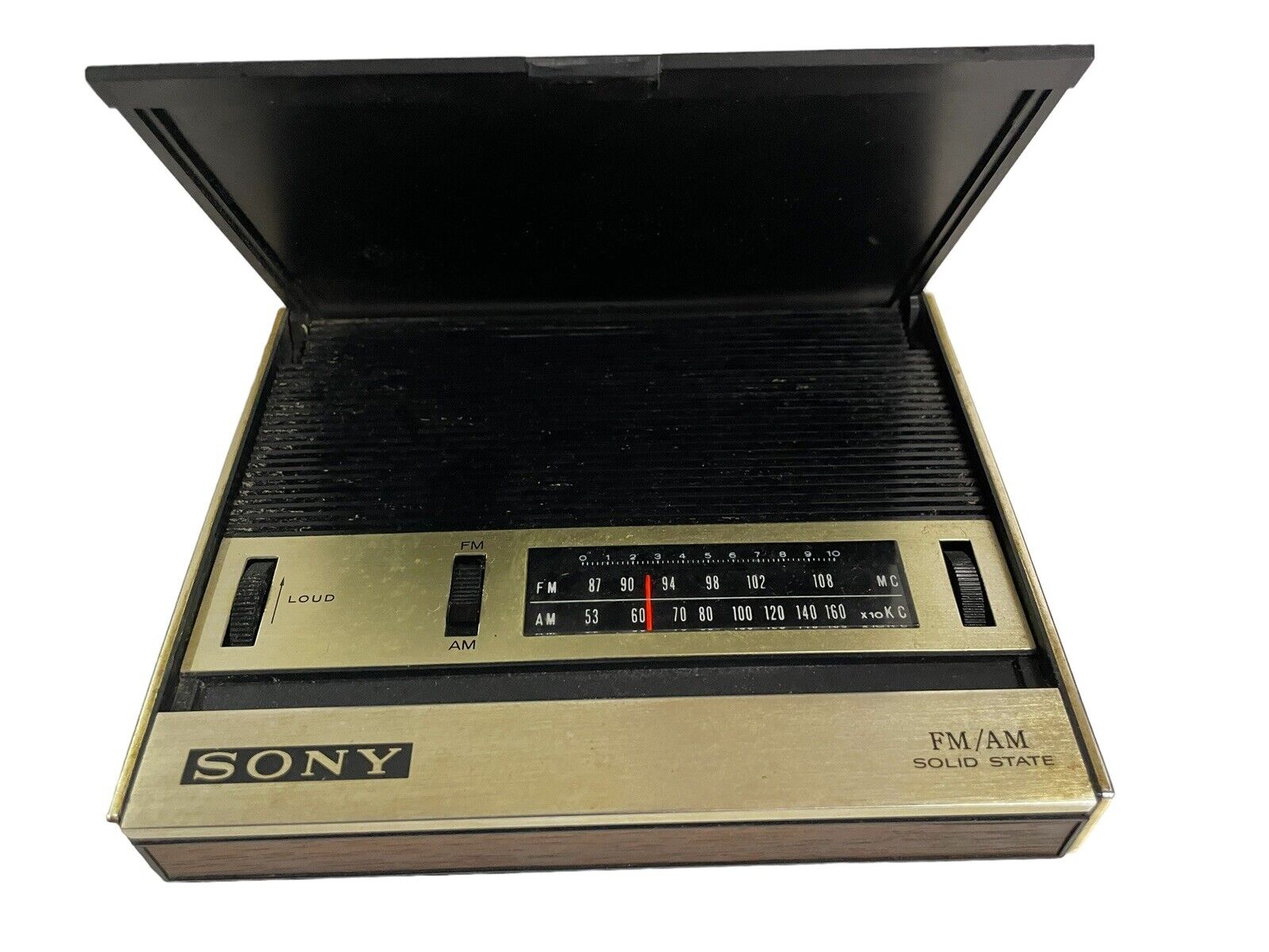 Vintage Sony Corp FM/AM TFM-1849W Portable Radio Made in Tokyo Japan