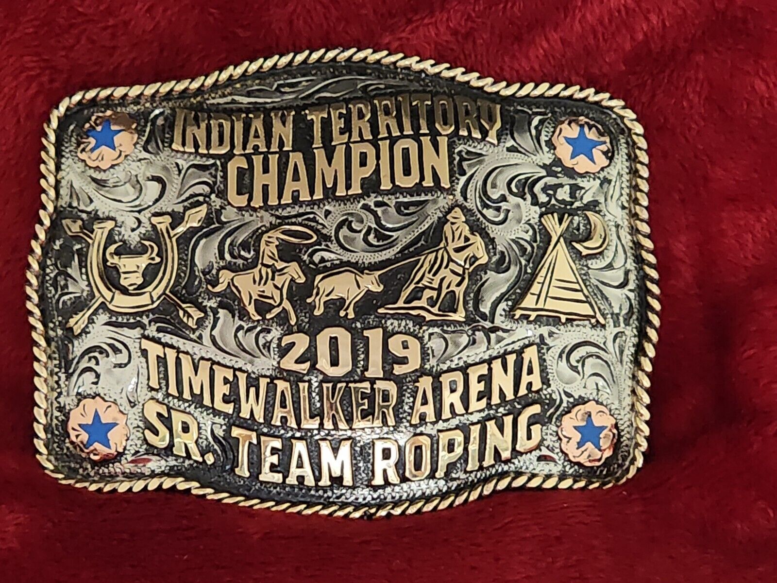 SR. TEAM ROPING CHAMPION PRO RODEO☆INDIAN TERRITORY☆2019☆RARE☆TROPHY BUCKLE☆563