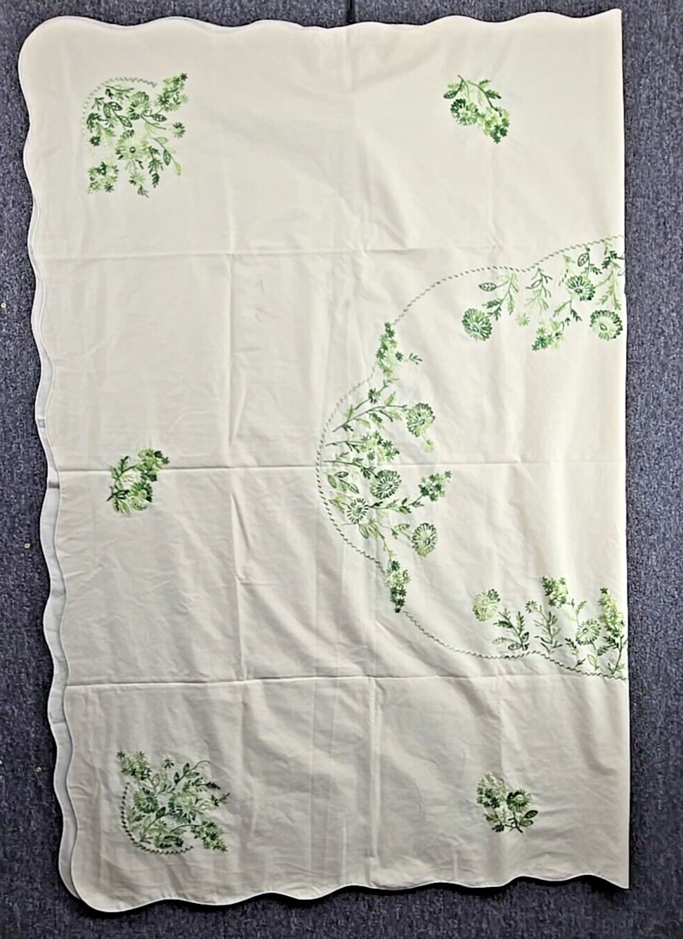 Vtg 60s Tablecloth 66x57 Embroidered Green Floral Scalloped Farmhouse Country