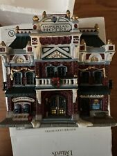 Lemax Winter Glen Hotel By Dillards 2001 Lights Up Complete In Box *Rare* #15556 picture