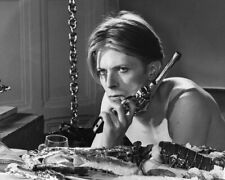 David Bowie barechested holding gun 1976 Man Who Fell To Earth 8x10 Photo picture