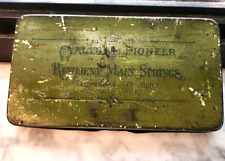 1888 WALTHAM PIONEER Resilent Main Springs Green Tin perfect for a collector picture