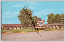 Kinney's Motel West Dublin Indiana Wall-to-wall Playground Deer Statues Free TV picture