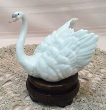 Lladro Porcelain Large Swan Wings Spread 5231 Figurine. picture