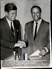 LD292 1962 Wire Photo CARDINALS STAN MUSIAL VISITS PRESIDENT KENNEDY WHITE HOUSE picture