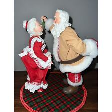  2002 Clothtique Possible Dreams Under the Mistletoe Santa and Mrs Claus kissing picture