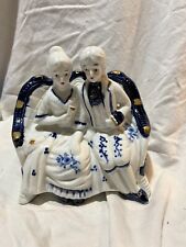 Vintage Colonial Victorian Porcelain Blue White Figurines Couple On Sofa 6