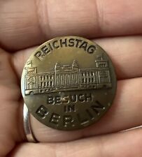 WWII Brass German Reichstag Besuch in Berlin Badge picture