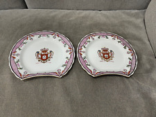 Chinese Pair of Porcelain Plates w/ Armorial Style & Flowers Decoration picture