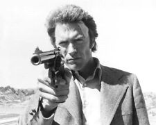 Clint Eastwood aims his trusty Magnum as Dirty Harry Magnum Force 8x10 photo picture
