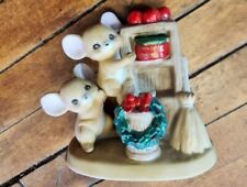 Vintage Christmas Mouse Mice Kitchen Wreath Figurine 4 inch Tall picture