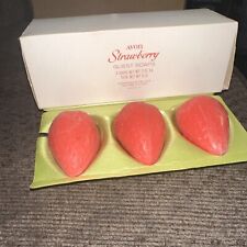 VINTAGE 1971 AVON STRAWBERRY GUEST SOAPS (SET OF 3) - NEW IN BOX- picture