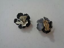 Vintage Black + White Metal Flowers Clip Earrings D9 picture