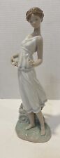 Lladro 'Flowers for a Goddess' Privilege #7709 in Original Box picture