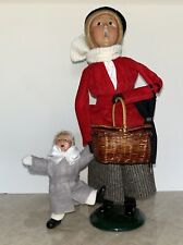 Byers' Choice Caroler Lady with Small Child picture