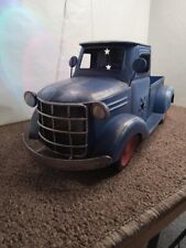 CLASSIC STYLE METAL TRUCK - GREAT FOR COLLECTIONS AND HOME STYLING - GREA BUY1 picture