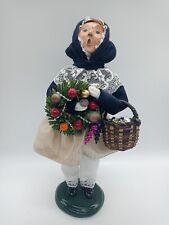 2003 Victorian Shoppers Beyers Carolers Christmas Wreath & Basket picture
