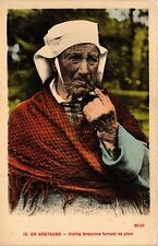 CPA in Brittany - Old Breton smoking her pipe (384144) picture