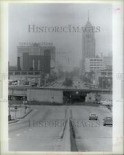 1985 Press Photo Grand Boulevard Chrysler Freeway - DFPC92891 picture