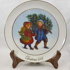 SHARING THE CHRISTMAS SPIRIT 1981 Avon Collector Plate Christmas Memories EAFR9 picture
