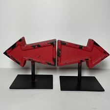 Left & Right Arrows Cast Iron Metal Bookends Red/Black 5.5” x 5.25” picture