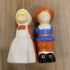 THANKSGIVING SALT & PEPPER SHAKERS PILGRIMS KISSING COUPLE VINTAGE W/ STOPPERS picture