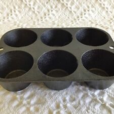 Vintage Lodge #5P2 Cast Iron 6 Cup Cornbread Popover Muffin Pan 7.5in x 5.25in picture