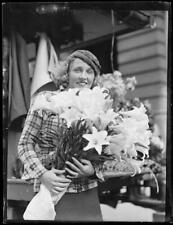 Mrs. Georgina Bessie McCall with a bouquet of flowers, NSW, 19 Mar - Old Photo picture