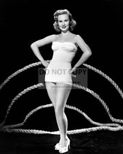 ACTRESS VIRGINIA MAYO PIN UP - 8X10 PUBLICITY PHOTO (RT127) picture
