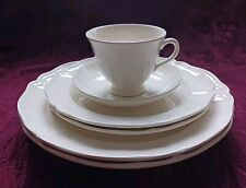 Wedgwood QUEEN'S PLAIN 6 Pc. Lot Dinner, Salad Plates, Cup&Saucer *Appear Unused picture
