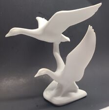 KAISER WHITE GLAZED PORCELAIN 2 FLYING GEESE  #487 Ducks Birds Figurine Statue picture