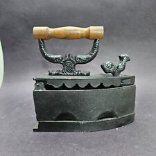 Vintage Cast Iron Coal Iron With Wooden Handle Antikes Kohle-Bügeleisen picture