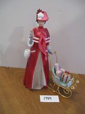 Avon 1989 Mrs Albee  Vintage Figurine Presidents Club  Award With Carriage picture
