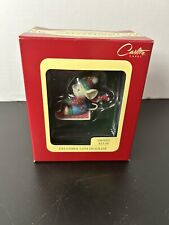 Carlton Cards ornament CURIOUS CUTIE 1992 Mouse Gift Sack #57 Heirloom B8 picture