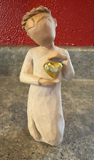 Willow Tree Angel “Keepsake” 2004 Gold Heart 5.5” Susan Lordi - Demdaco Figurine picture