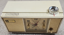 Vintage Radio  penncrest model 3625 GRECIAN Ivory and Gold 1965 picture
