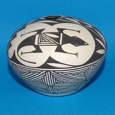 Native American Darrell Patricio Acoma Pueblo NM Pottery Seed Pot Lizard Design picture