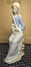 Lladro Sitting Girl With Lilies #4972 Figurine ~ Retired 1977-1998~Gloss Finish picture