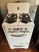 White Wedgewood Vintage 1950’s Style Apartment Stove (Gas) picture