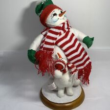 ANNALEE 2002 Snowman & Child Figurine WOOD BASE Red Stripe Scarf Green Mitten 8