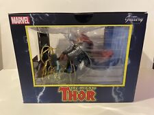 Marvel Comics Gallery The Mighty Thor Classic Statue Diorama Diamond Select Toys picture