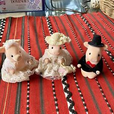 VTG RUSS PIG WEDDING FIGURES BRIDE GROOM & MAID CUTE WHIMSICAL 1970’s Core picture