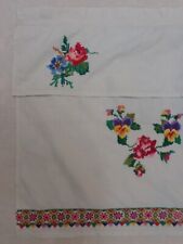 Beautiful Vtg Hand Embroidered Ukrainian Decor Cloth 49