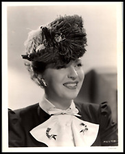Hollywood Beauty LANA TURNER STUNNING PORTRAIT STYLISH POSE 1940s Photo 672 picture