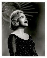 LG993 1964 Original Photo BEAUTIFUL WOMAN SINGING Elegant Glamorous Performance picture