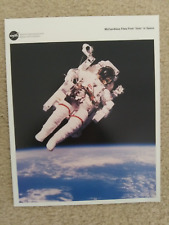 NASA 8X10 COLOR PHOTO OF BRUCE MCCANDLESS FLIES FIRST SOLO IN SPACE picture