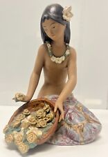 Lladro Hawaiian Flower Vendor 1982-2000 Porcelain Figurine - Excellent Condition picture
